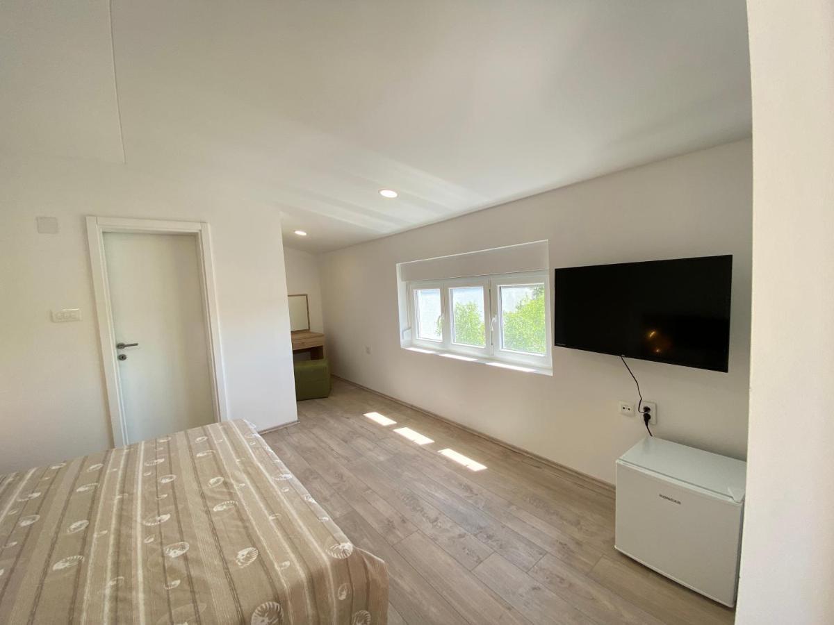 Guest Accommodation Grozdanic Dubravice Bagian luar foto
