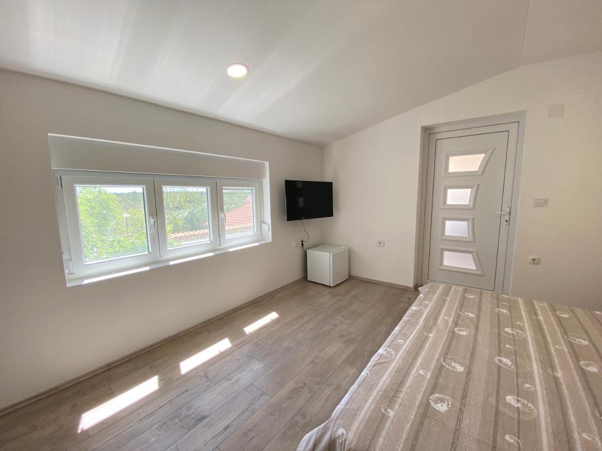 Guest Accommodation Grozdanic Dubravice Bagian luar foto